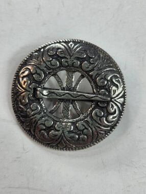 TINN per pewter brooch naorwegian scandinavian design made in norway folk art